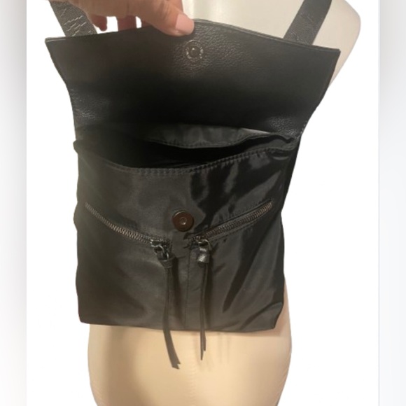 BOTKIER New York Black Mini Trigger BackPack. - Picture 4 of 7